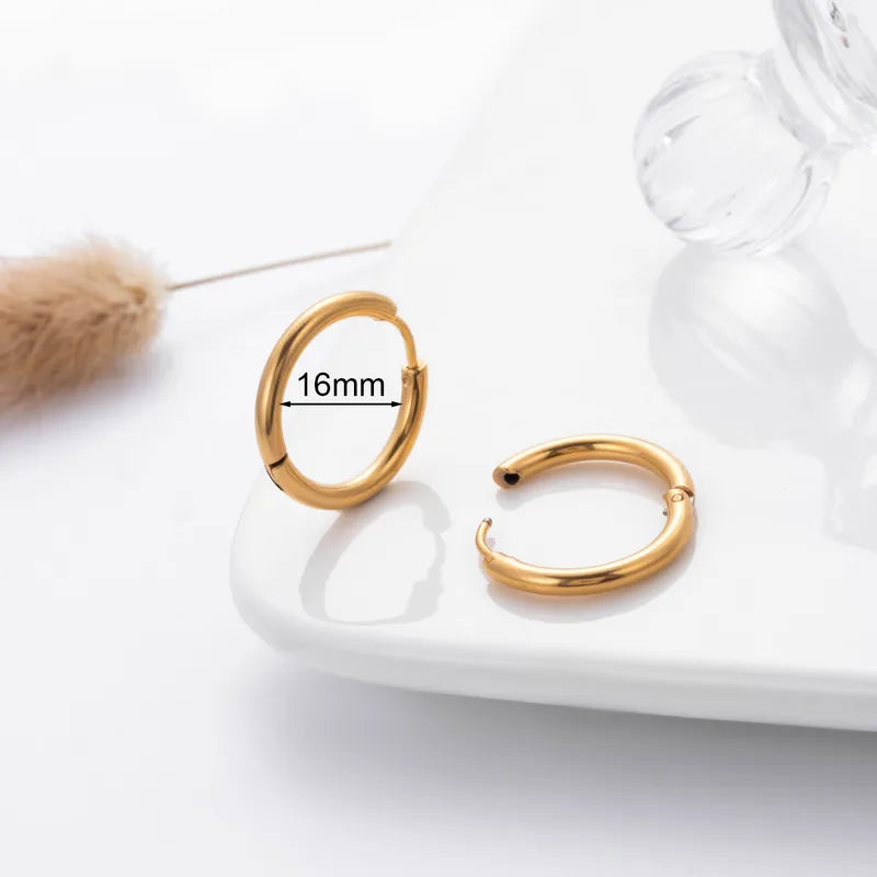 Aretes tipo argolla dorados