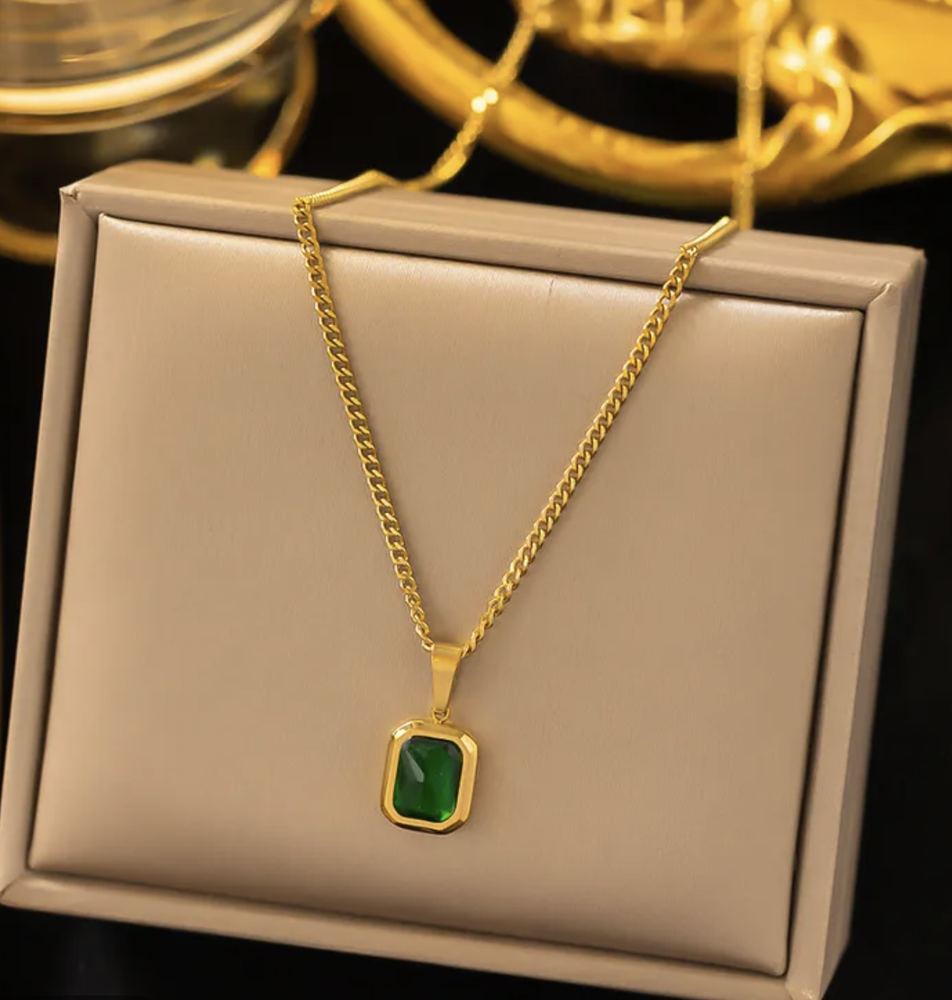 Collar colgante con circón verde