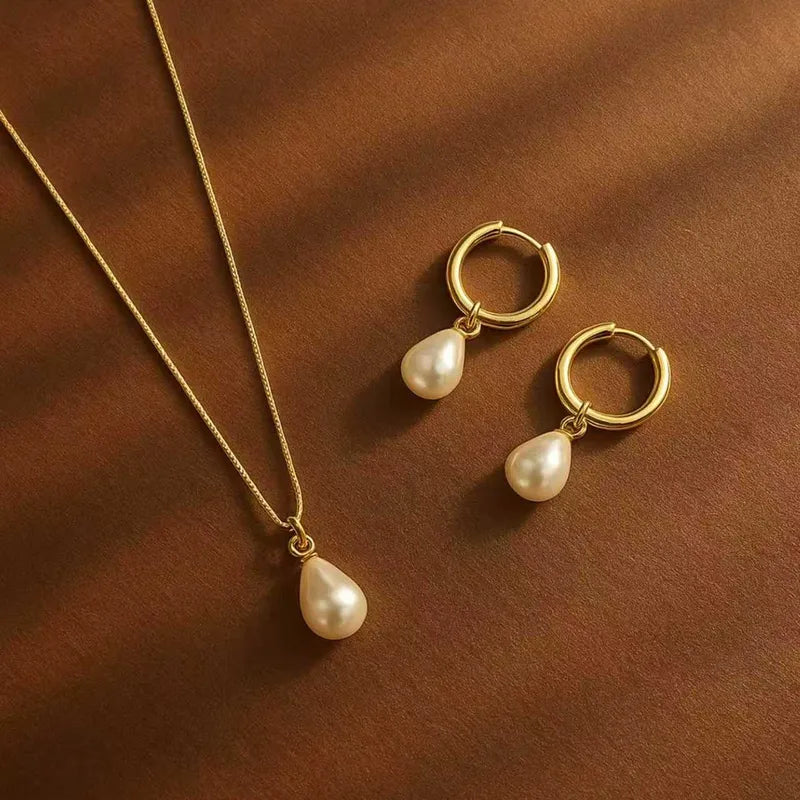 Set de collar y aretes con perla en gota, acero 304 con baño de oro 18k