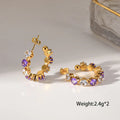 Aretes media argolla con circones morados y blancos, acero 304 dorado