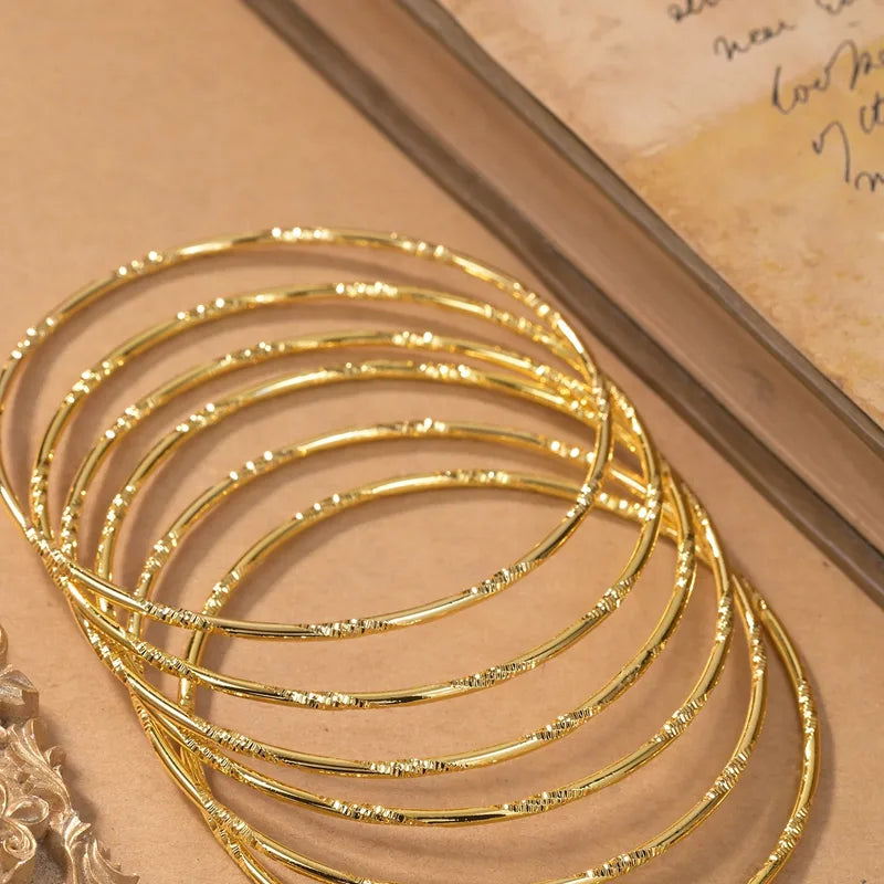 Set de 6 brazaletes finos de cobre dorado, 60 mm